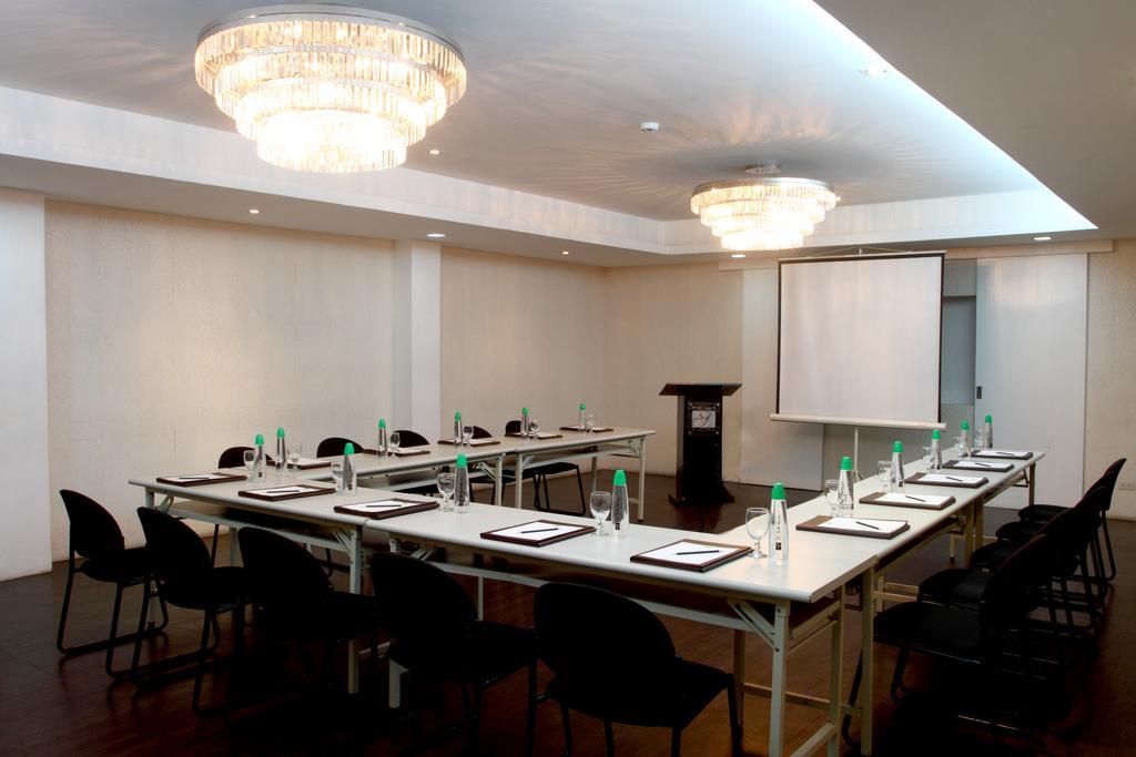 The Sulo Riviera Hotel Quezon City Buitenkant foto