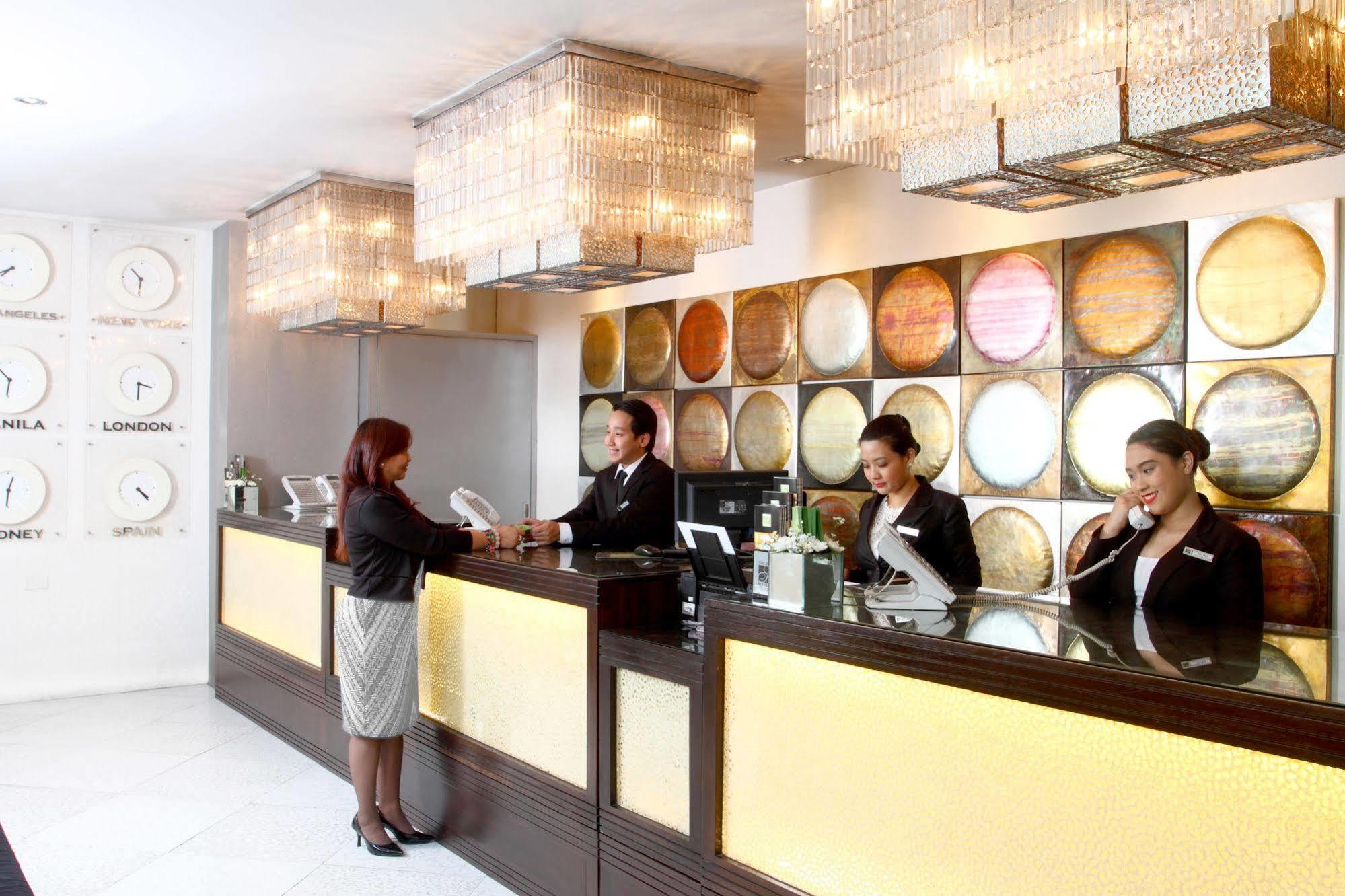 The Sulo Riviera Hotel Quezon City Buitenkant foto
