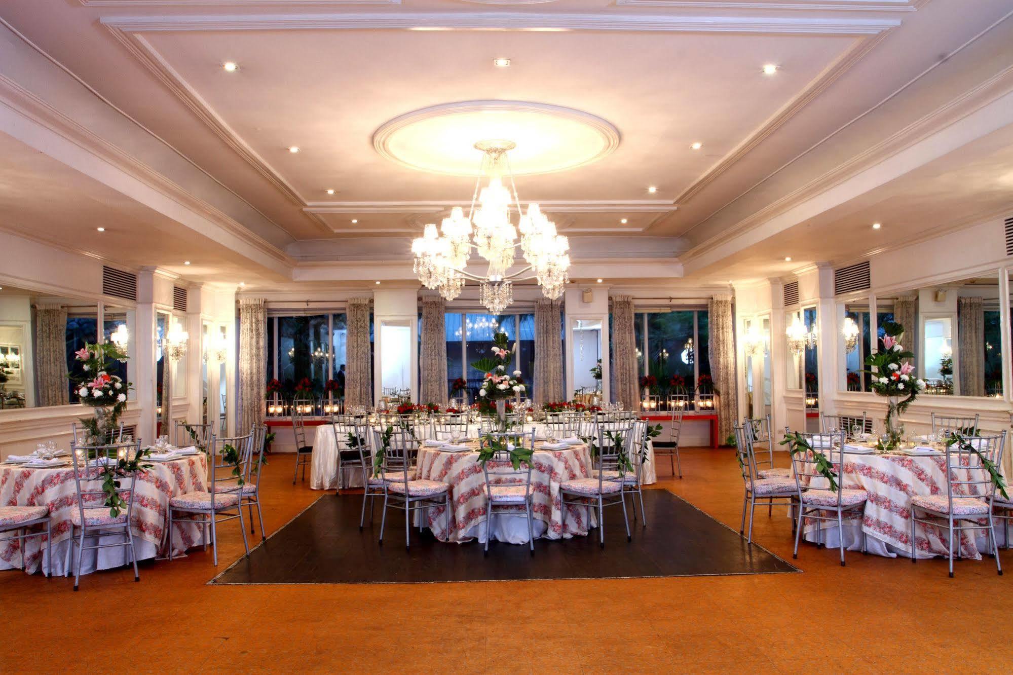 The Sulo Riviera Hotel Quezon City Buitenkant foto